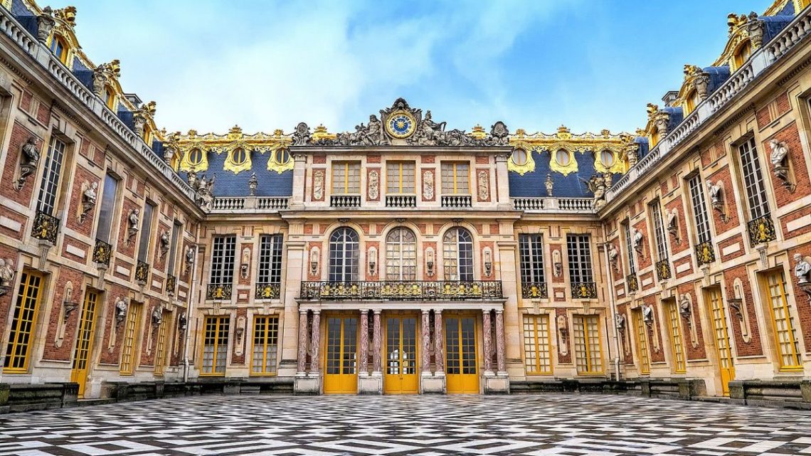 Резултат с изображение за Париж в Кралския дворец